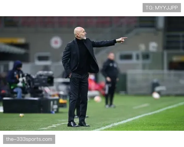 伊布拉希莫维奇连续高位抢断撕裂防线，本赛季联赛关键战提升攻击核心角色